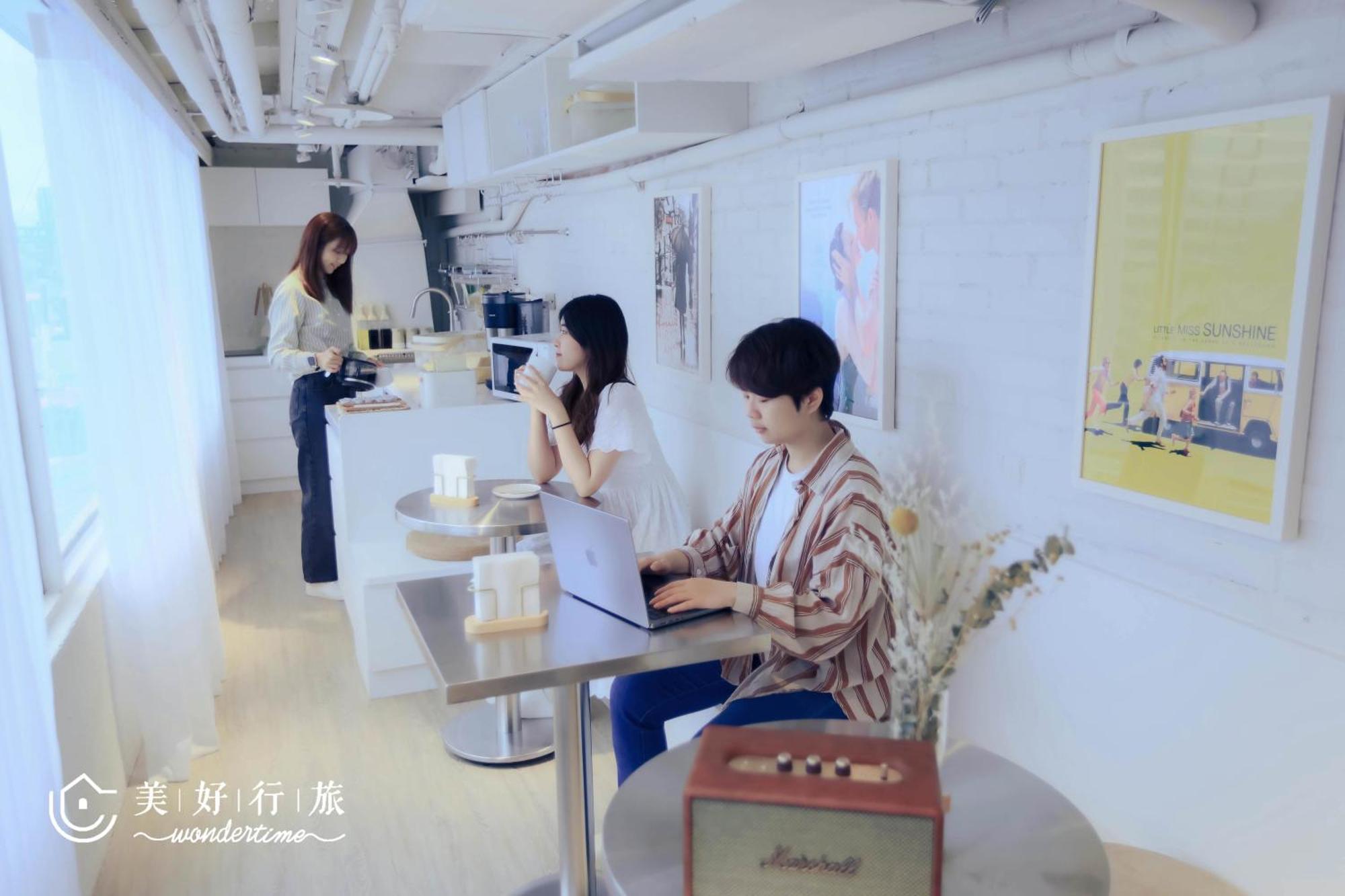Wondertime2- Ladies' Inn 'Taipei Main Station Exterior photo